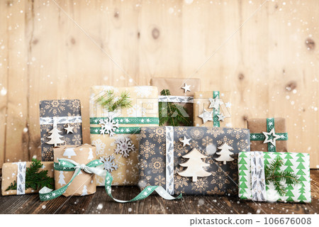 Rustic Eco Friendly Christmas Decoration 106676008
