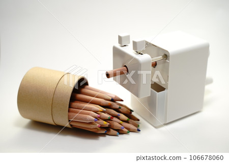 卷筆刀、彩色鉛筆、文具、學習、白色、鉛筆、手冊、木材、顏色、 106678060