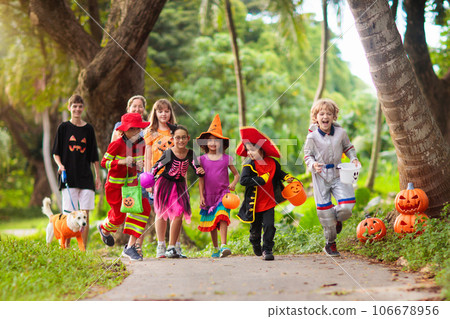 Kids trick or treat. Halloween fun for children. 106678956
