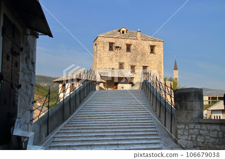 波斯尼亞和黑塞哥維那的莫斯塔爾,南歐斯塔里莫斯特,內雷特瓦河上的一座橋樑,世界遺產 波斯尼亞和黑塞哥維那的莫斯塔爾,南歐斯塔里莫斯特,內雷特瓦河上的一座橋樑,世界遺產 106679038