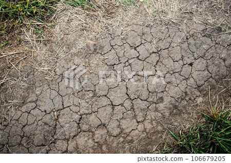 破碎的地面 破碎的地面 106679205