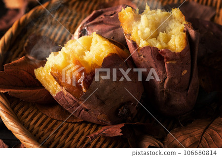 熱騰騰的石烤紅薯 106680814