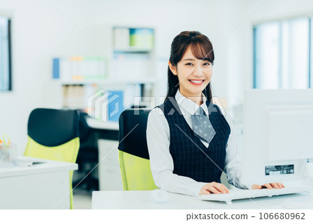 Young woman working in the office Young woman working in the office 106680962