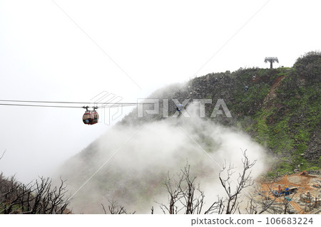 雨中的箱根大涌谷,神奈川縣 雨中的箱根大涌谷,神奈川縣 106683224