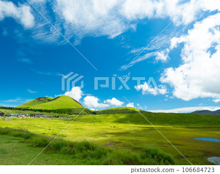 阿蘇、草千里的晴空 106684723