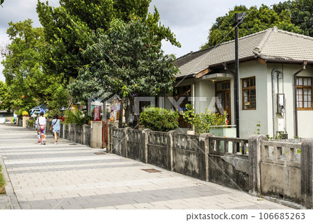 Victor Star V.I.P. Zone (Shengli Star Village) in Pingtung, Taiwan. which used to be a military dependents village, Has now redeveloped into a cultural and creative park. 106685263