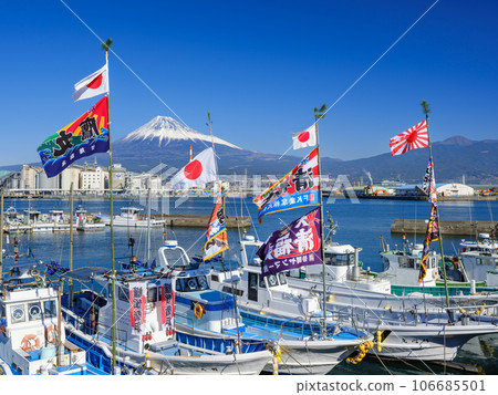 靜岡田子浦港_大旗和富士山的壯麗景色 106685501