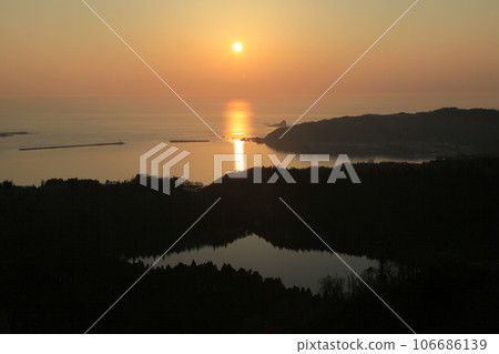 Evening view from Hachibodai on the Oga Peninsula 106686139