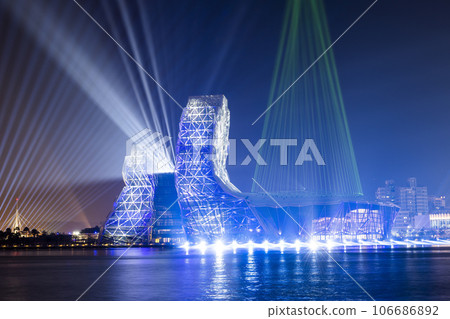 Kaohsiung Music Center held a light and sound show during the New Year's holiday in Taiwan. 106686892