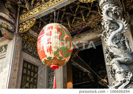 Close-up of lanterns hanging outside Longshan Temple in Taipei, Taiwan. 106686894