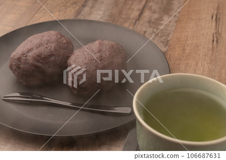 Ohagi tea 106687631