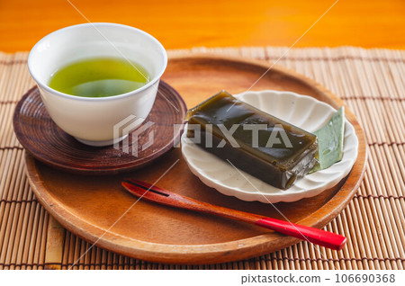 下午茶時間茶和抹茶羊羹 106690368