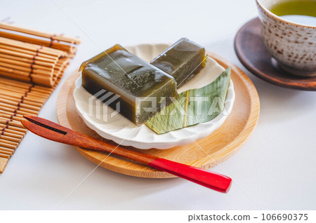 Tea time tea and matcha yokan 106690375