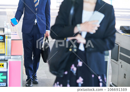 Commuting ticket gate photography cooperation "Keio Electric Railway Co., Ltd." 106691389