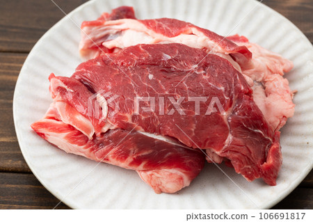 beef tendon for stew 106691817