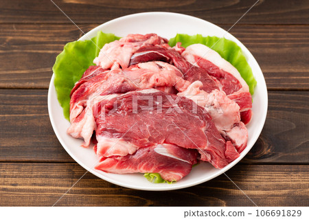 beef tendon for stew 106691829