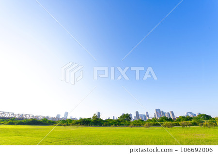 【大阪府】9月清晨的淀川公園和大阪的建成區 【大阪府】9月清晨的淀川公園和大阪的建成區 106692006