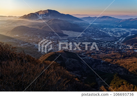 Hakone mountain range and Lake Ashi at sunrise seen from Mt. Kintoki 106693736