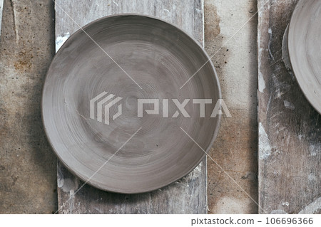 Empty ceramic Dish Empty ceramic Dish 106696366