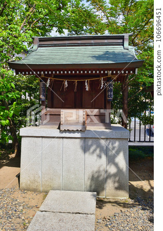 Mitsumine Shrine, a water shrine within the grounds of Shirahige Shrine (Higashimukojima, Sumida-ku, Tokyo) Mitsumine Shrine, a water shrine within the grounds of Shirahige Shrine (Higashimukojima, Sumida-ku, Tokyo) 106696451