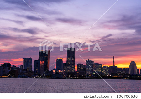[Kanagawa Prefecture] Yokohama Minato Mirai scenery and sunset 106700636