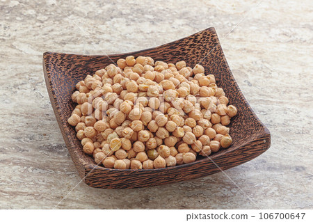 Dry Chickpea beans for cooking 106700647
