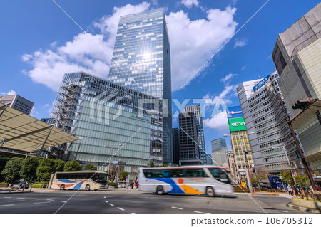 Cityscape of Tokyo, Japan View of Daimaru, etc. directly connected to Tokyo Station 106705312