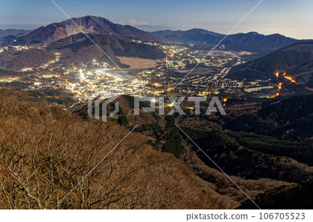 Mt. Hakone and Lake Ashi in the moonlight seen from Mt. Kintoki Mt. Hakone and Lake Ashi in the moonlight seen from Mt. Kintoki 106705523