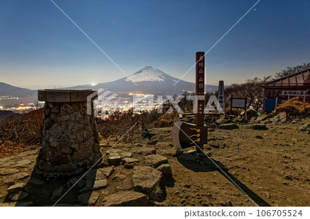 從箱根金時山的月光山峰上欣賞富士山和御殿場的夜景 106705524