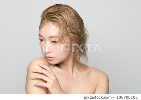 female, lady, woman 106706506