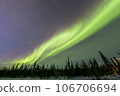 Aurora running through the night sky in Yellowknife 106706694