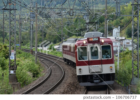 這是在近鐵大阪線運行的2800系列列車。 106706737