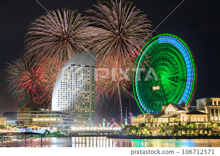 Yokohama_Spectacular view of the Minato Mirai Smart Festival fireworks display 106712571
