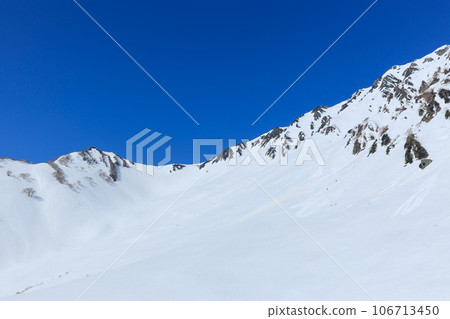 富山_立山索道和大觀峰的壯麗雪景 富山_立山索道和大觀峰的壯麗雪景 106713450