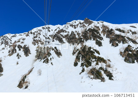 富山_立山索道和大觀峰的壯麗雪景 106713451