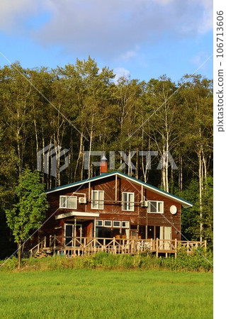 Enjoy summer car camping at Farm in Tonto in Bifuka Town, in the peaceful northern part of Hokkaido, and catch some in the soba fields. Enjoy summer car camping at Farm in Tonto in Bifuka Town, in the peaceful northern part of Hokkaido, and catch some in the soba fields. 106713606