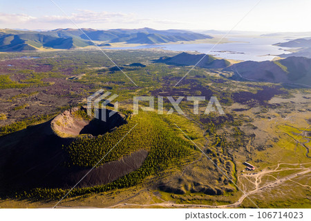 The Horgo volcano and the lake Terkhiin Tsagaan Nuur in Mongolia 106714023