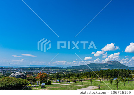 Mt. Usu on a clear day Mt. Usu on a clear day 106716199