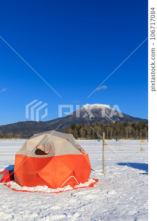 Hokkaido_Scenery of Lake Akan and Mt. Oakandake in midwinter Hokkaido_Scenery of Lake Akan and Mt. Oakandake in midwinter 106717084