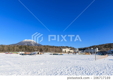 Hokkaido_Scenery of Lake Akan and Mt. Oakandake in midwinter Hokkaido_Scenery of Lake Akan and Mt. Oakandake in midwinter 106717189