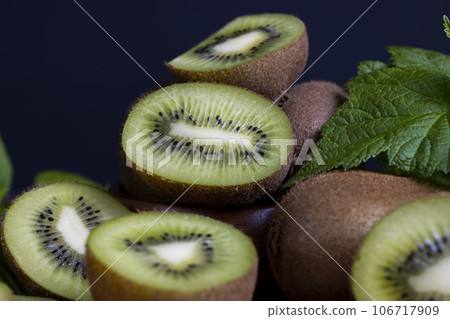 kiwi fruit cut into slices kiwi fruit cut into slices 106717909