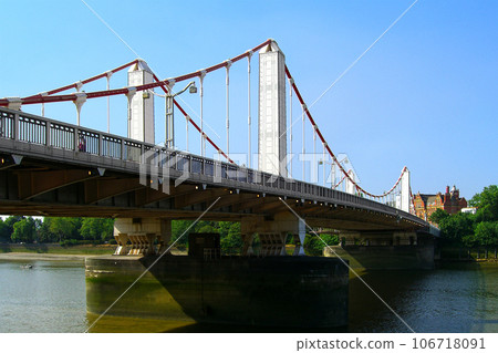 Chelsea Bridge in London Chelsea Bridge in London 106718091