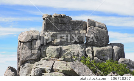Gojo Rock, summit of Mt. Kinpu, Yamanashi Prefecture Gojo Rock, summit of Mt. Kinpu, Yamanashi Prefecture 106718297