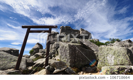 Gojo Rock, summit of Mt. Kinpu, Yamanashi Prefecture 106718664