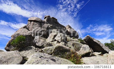 Gojo Rock, summit of Mt. Kinpu, Yamanashi Prefecture 106718811