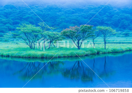 （群馬縣）初秋紅葉已開始的赤城山/角滿淵 106719858