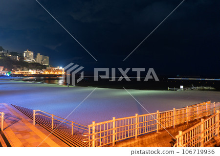 靜岡縣熱海市熱海度假區熱海陽光海灘夜景 靜岡縣熱海市熱海度假區熱海陽光海灘夜景 106719936