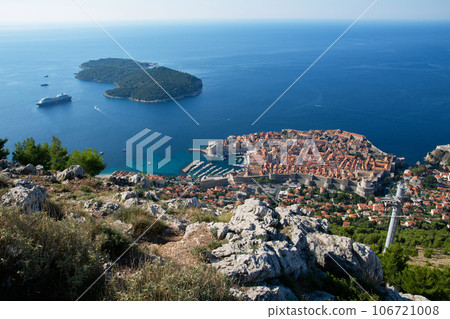 從 Srd 山看杜布羅夫尼克老城區和亞得里亞海 106721008
