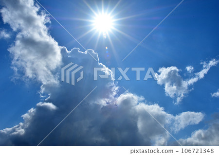 藍天,陽光和雲彩 藍天,陽光和雲彩 106721348