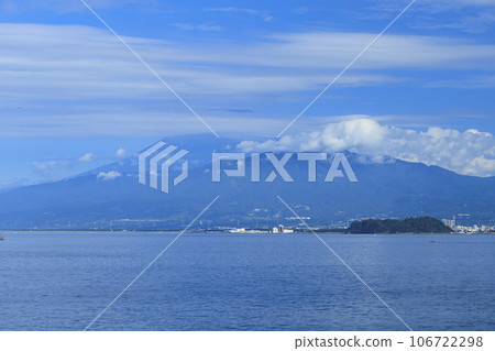 Blue sea, blue sky and blue Mt. Fuji 106722298